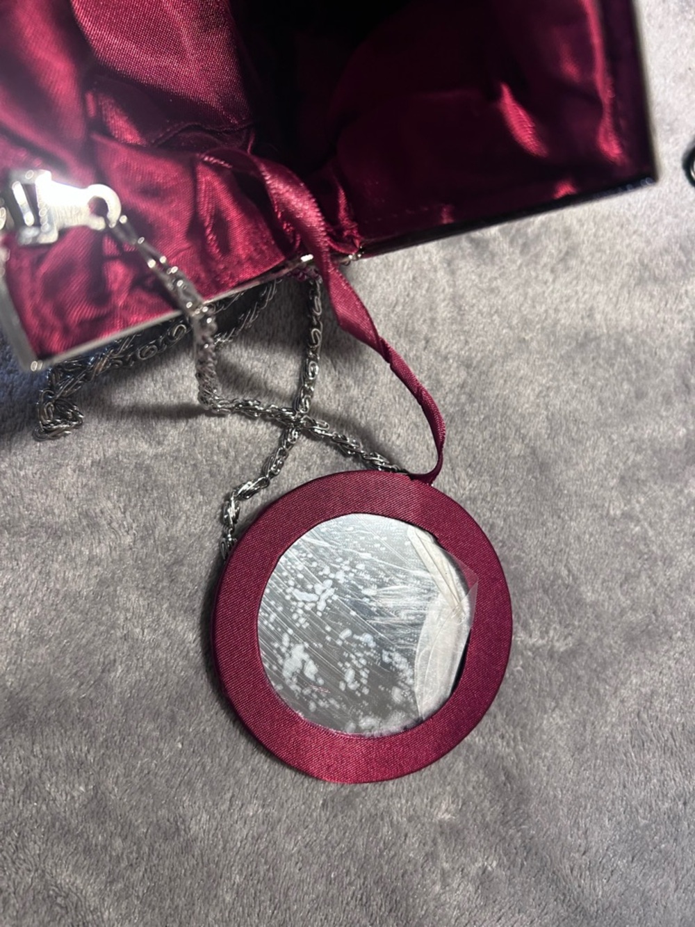 Retro Mini Purple Beaded Shell Bag on Silver Chain - Picture 11 of 13